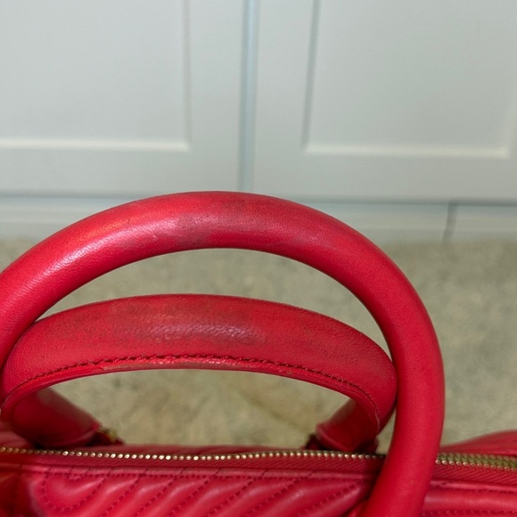 Rare Hendri Bendel Red Quilted Satchel - Picture 3 of 16